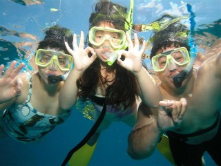 Toko and Nicole, with daughter Chanel 